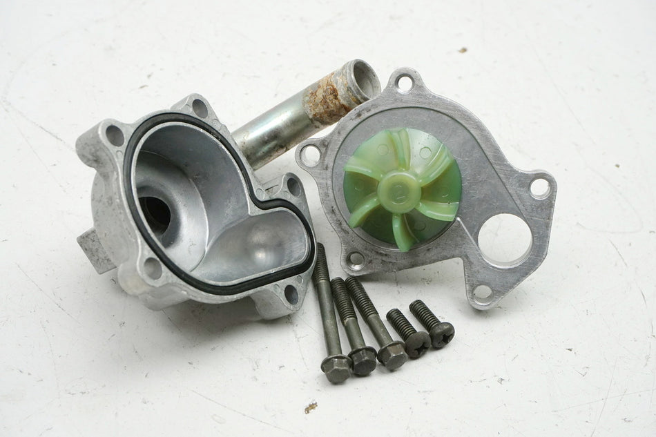 SUZUKI UH 125 BP BURGMAN K2-K6 Tapa bomba de agua Tapa de motor Water Pump