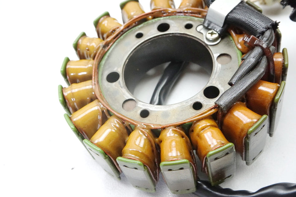 YAMAHA YZF R1 RN01 RN04 Estátor alternador Lima original 98-01
