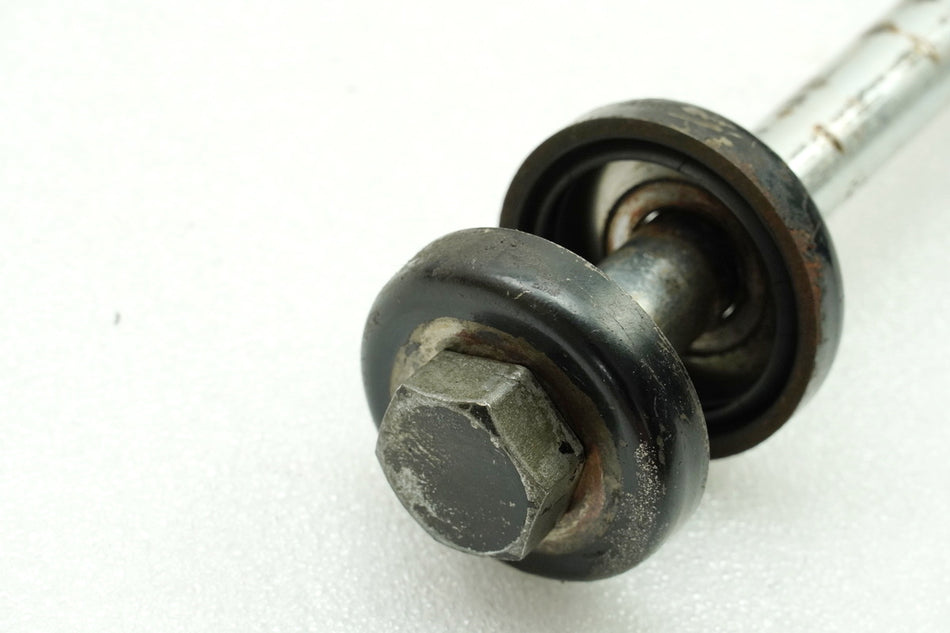 HONDA CB 250 G CB250G Swingarm Spindle Axle Swing Arm Cover (Frame) 74-77