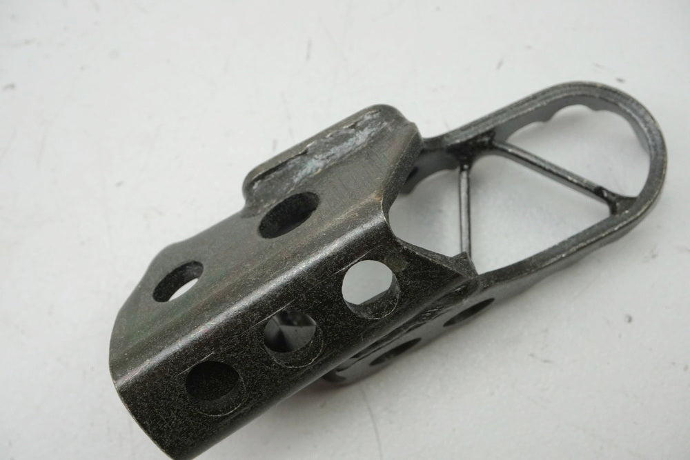 Yamaha Footpeg Rider Right Footrest original 2VN-27421-00 DT TDR YZ - NEW