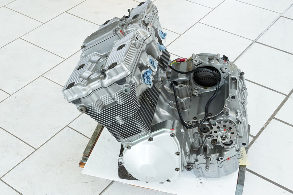 SUZUKI GSX 600 F AJ MOTOR ENGINE KURBELWELLE ZYLINDERKOPF GETRIEBE - 26868 KM