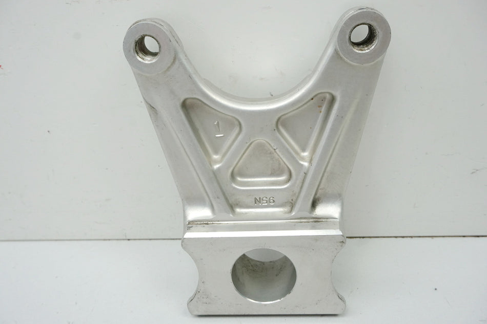 YAMAHA YZF R1 RN01 RN04 Placa de anclaje pinza de freno trasera soporte 98-01
