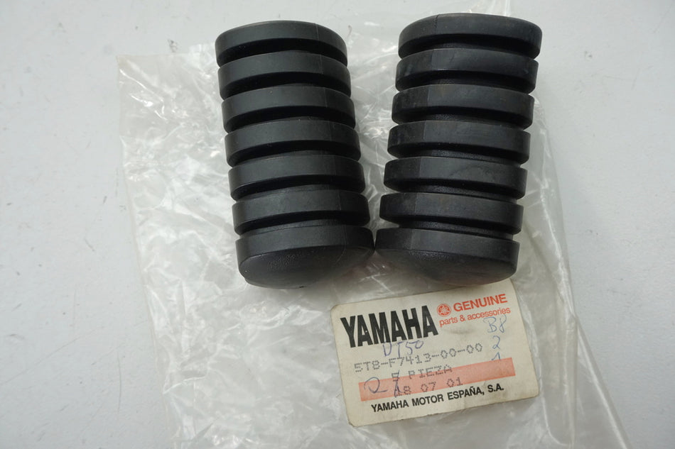 Yamaha Gummi Fußraste Fußrastengummi Fahrer original 5T8-F7413-00 DT50 - NEU