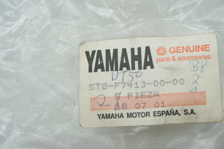 Yamaha Gummi Fußraste Fußrastengummi Fahrer original 5T8-F7413-00 DT50 - NEU