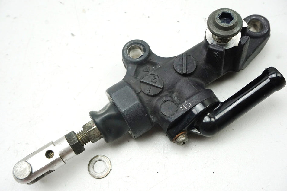 YAMAHA YZF R1 RN01 RN04 Cilindro maestro trasero Bomba de freno Cilindro de freno de pie 98-01