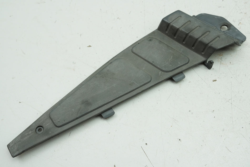 PIAGGIO SFERA 50 C01 Trittbrett Sozius links Cover Fußraum Blende