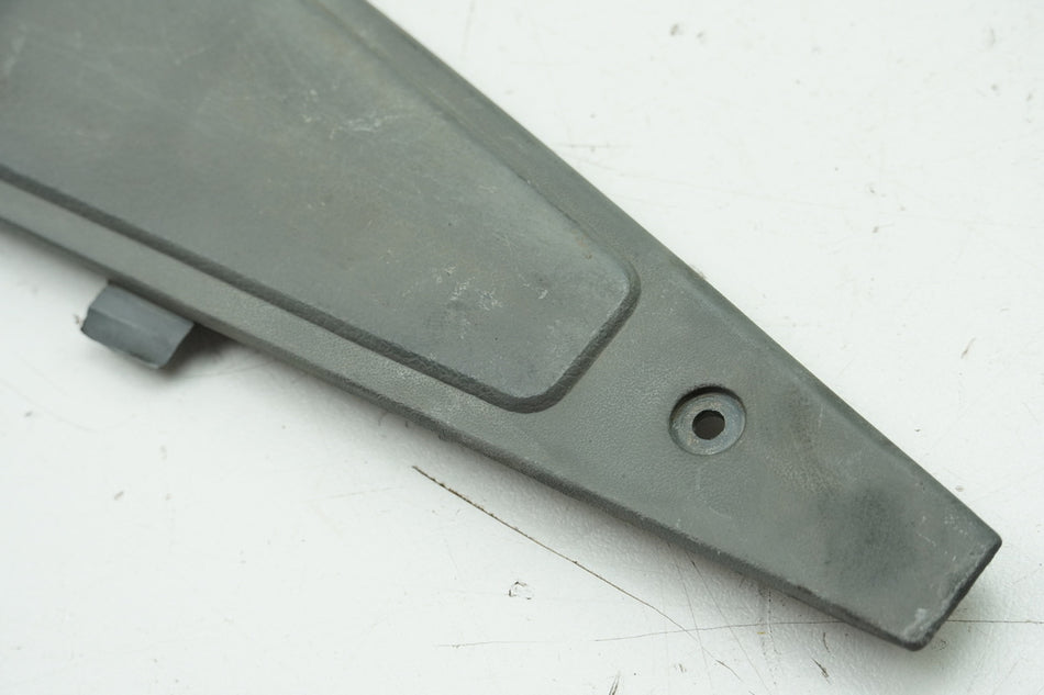 PIAGGIO SFERA 50 C01 Trittbrett Sozius rechts Cover Fußraum Blende