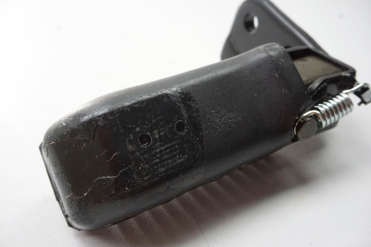 Yamaha Footpeg Rider Right Footrest Original 30W-27420-00 RD75LC - NEW