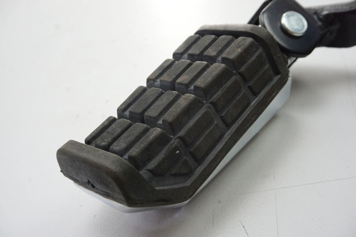 Yamaha Footpeg Rider Right Footrest original 41Y-27420-00 XJ900 - NEW