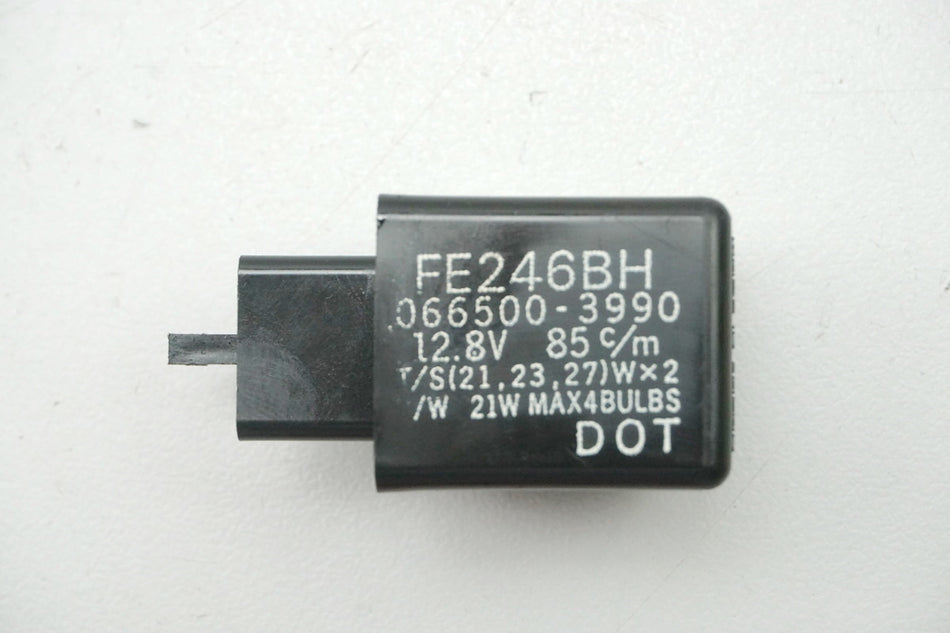 YAMAHA YZF R1 RN04 Relé intermitente 00-01