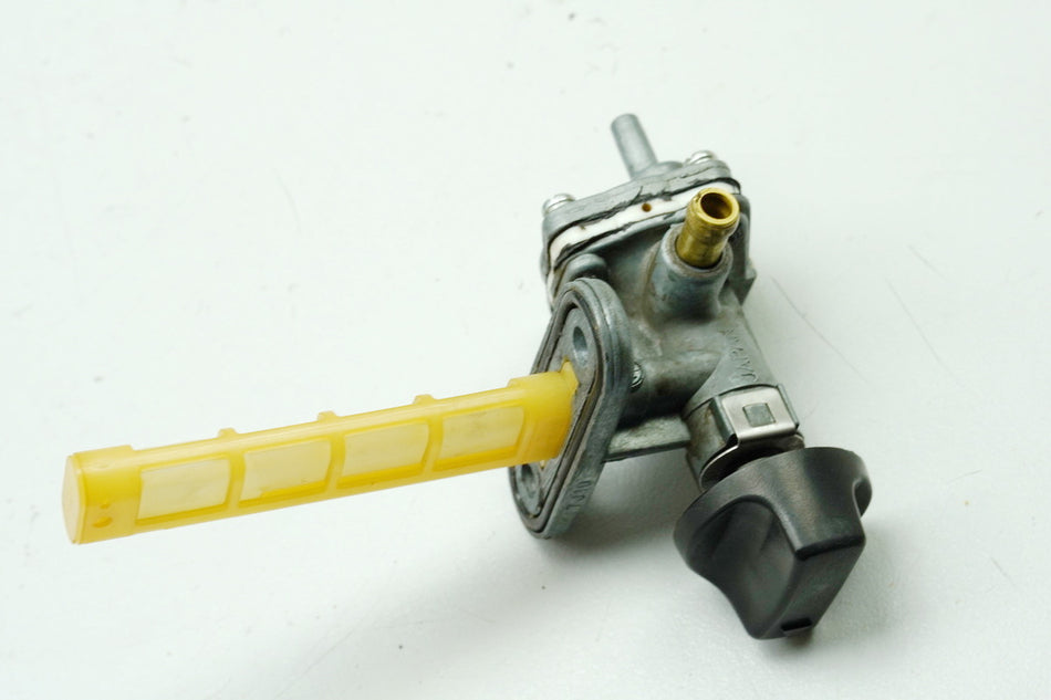 SUZUKI GSX 600 F AJ Grifo de gasolina para tanque original 98-02