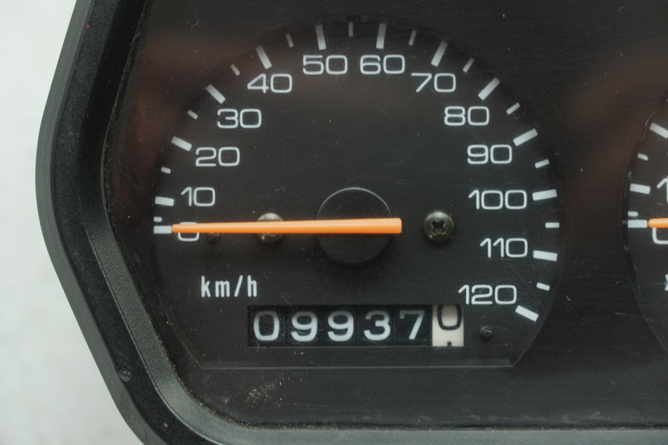 SUZUKI RG 80 GAMMA NC11A Tacho Cockpit Instrumente Speedometer - 9937 km