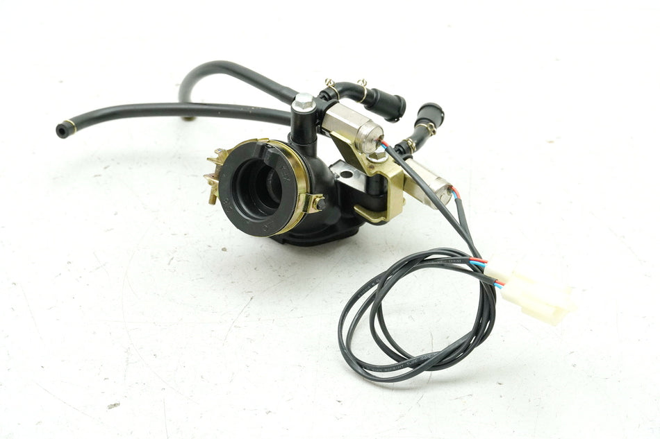SYM Jet 4 50 AD05W8 Goma de la toma de admisión Válvula de solenoide (para motor) SÓLO 781 km