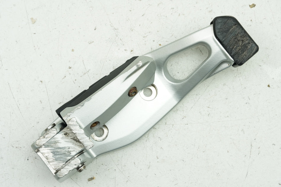 BMW R 1150 R R21 Footrest Carrier Pillion Left Footrest Bracket Mounting Plate