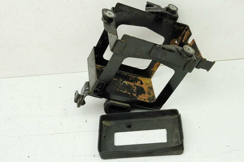 HONDA CB 250 G CB250G Batteriekasten Batteriefach Halter Batterie 74-77