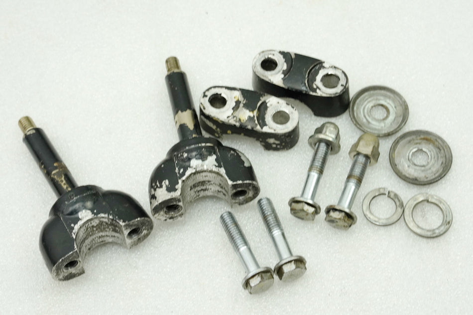 HONDA CB 250 G CB250G Lenkerklemmung Riser Halter Lenker original Schelle 74-77