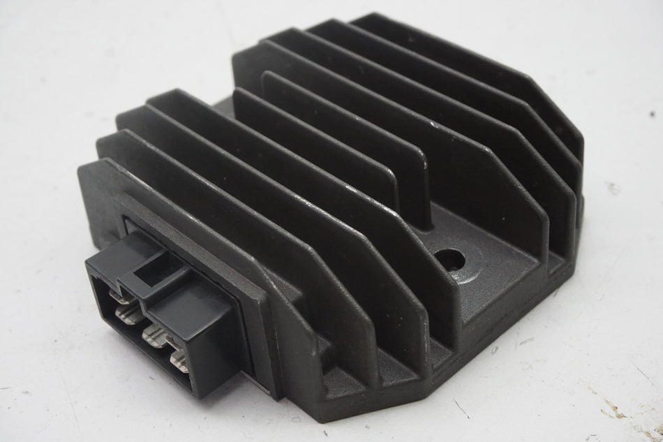 YAMAHA YZF R1 RN01 RN04 Regulador de voltaje Rectificador 98-01