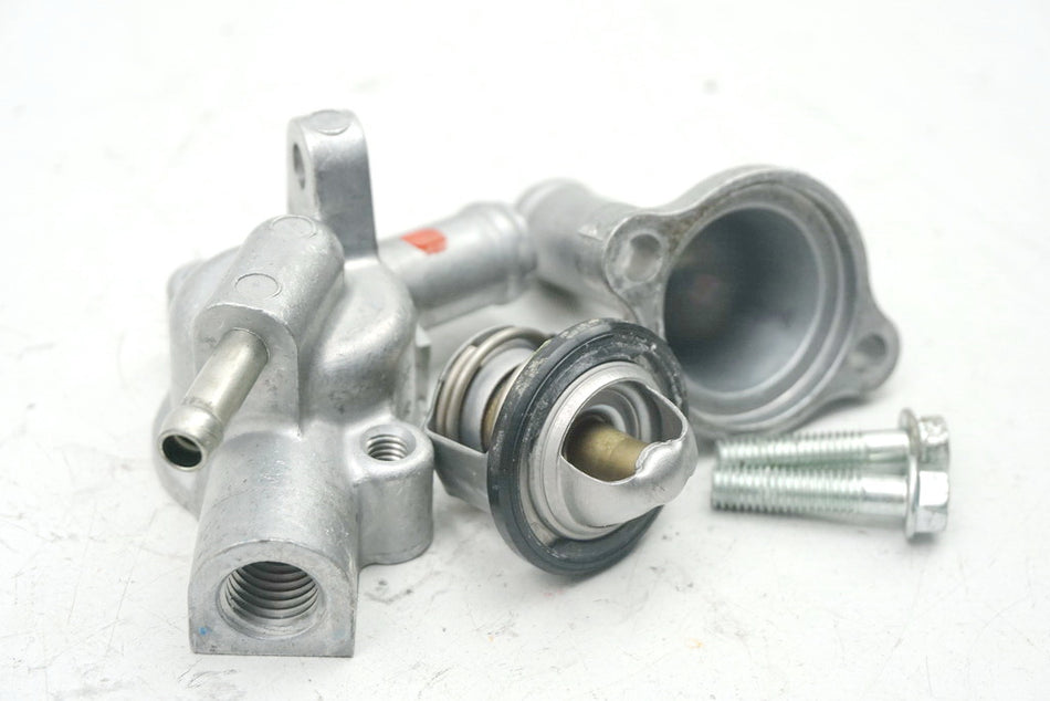 HONDA CBR 125 R JC39 Termostato Carcasa del termostato (para el sistema de refrigeración del motor)