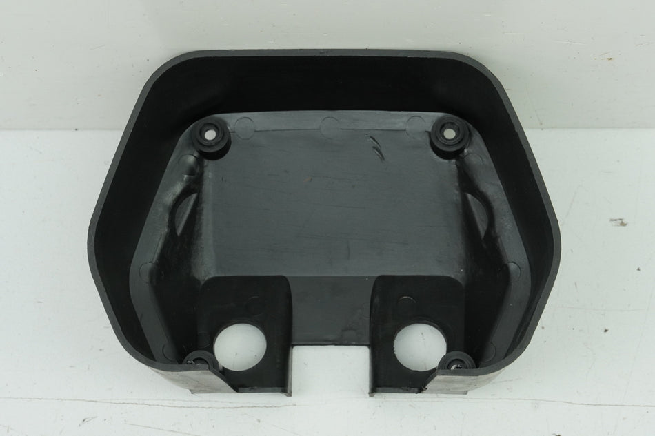 SUZUKI RG 80 GAMMA NC11A Tachogehäuse unten Abdeckung Tacho Cover Blende Gehäuse