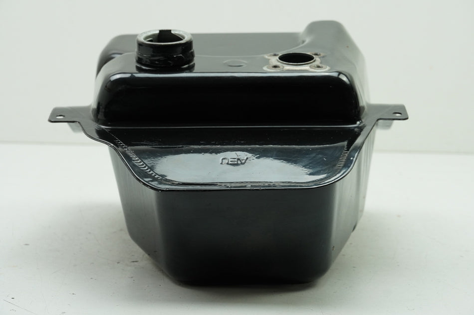 SYM Jet 4 50 AD05W8 Tank Benzintank Kraftstofftank NUR 781 km