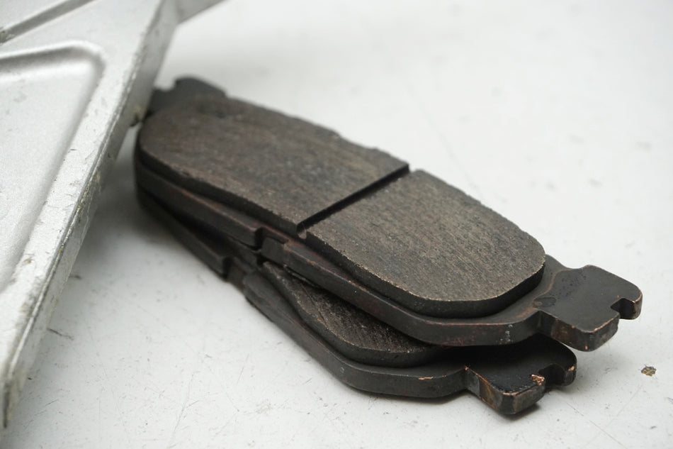 YAMAHA R6 RJ03 Pinza de freno trasera Soporte de pinza de freno Placa de anclaje
