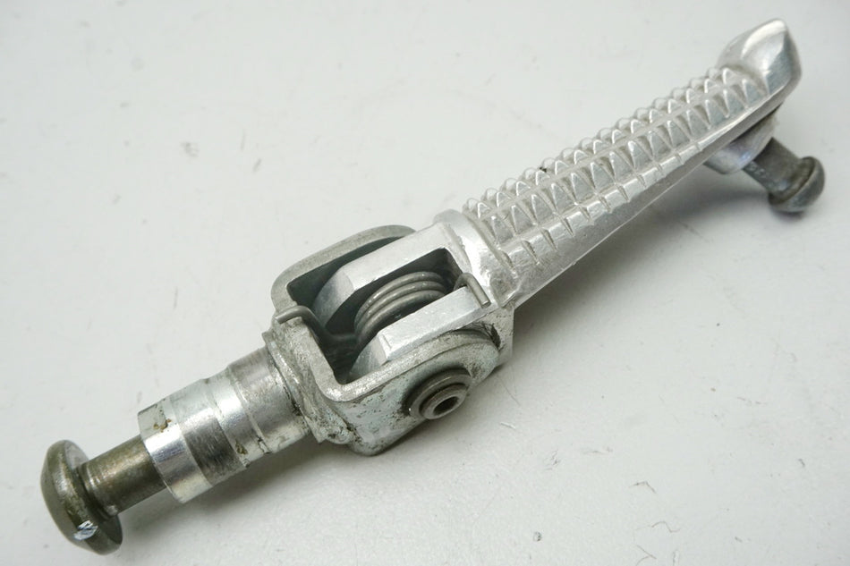 YAMAHA YZF R1 RN01 Estribera reposapiés conductor derecha soporte articulación 98-99