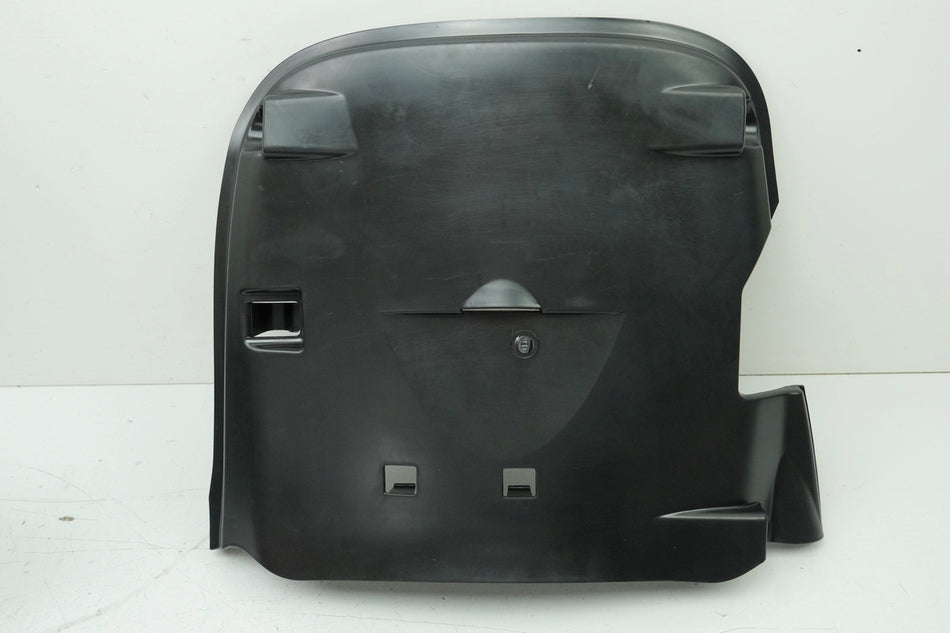 SYM Jet 4 50 AD05W8 Verkleidung unten Abdeckung Cover Sitzbank Blende 781 km