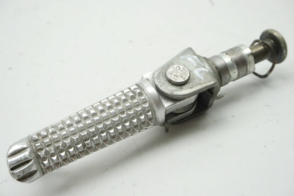 YAMAHA YZF R1 RN01 Estribera reposapiés izquierda conductor soporte articulación 98-99