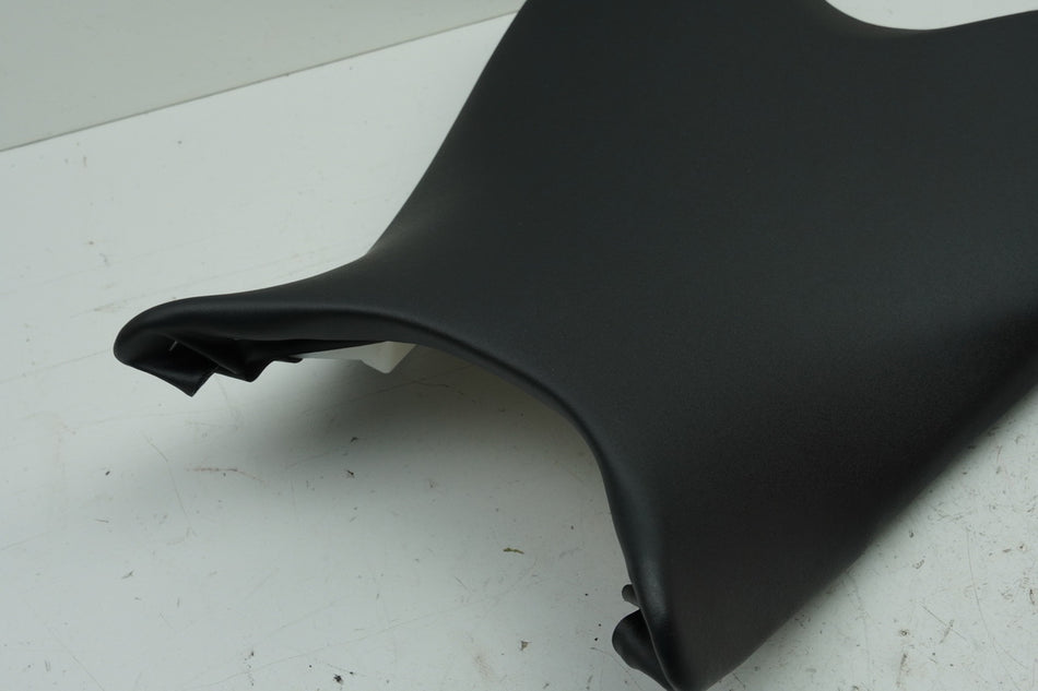YAMAHA YZF R6 RJ15 Asiento de conductor II Asiento Silla Asiento original NUEVO 13S-24710-00-00