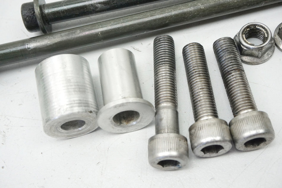 YAMAHA YZF R1 RN01 RN04 Soporte Motor Eje Tornillos Soporte de Motor Pernos 98-01