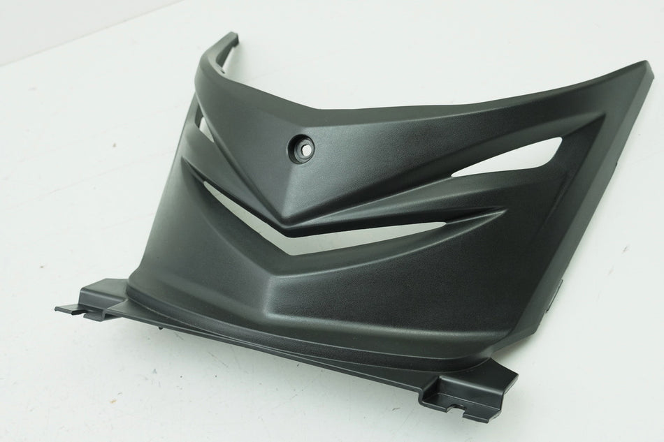 SYM Jet 4 50 AD05W8 Carenado zona reposapiés Tapa Embellecedor asiento 781 km