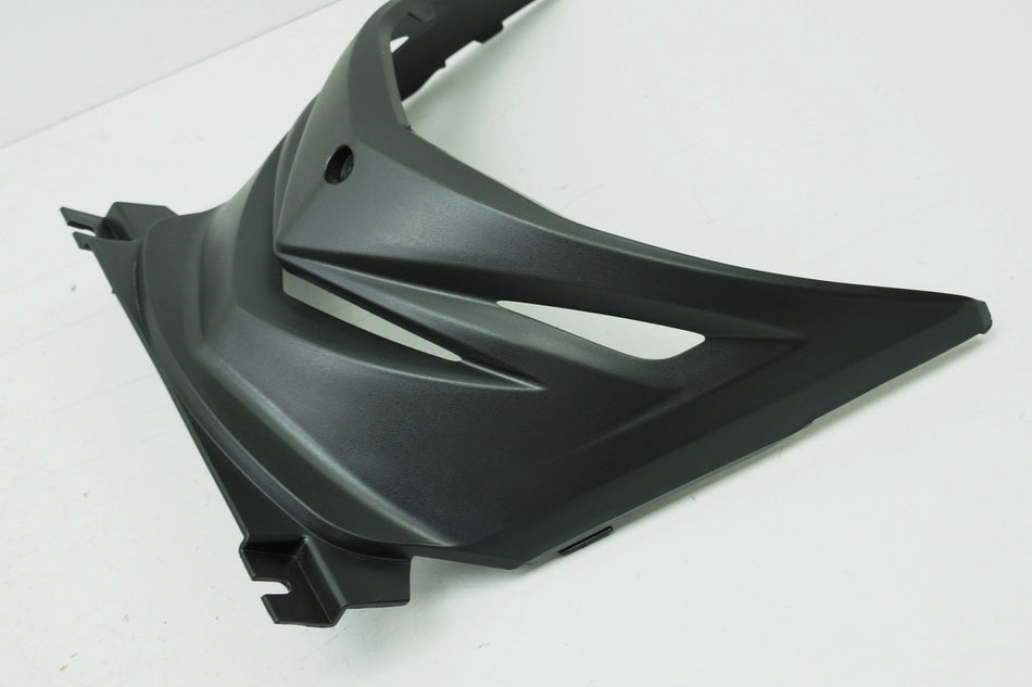 SYM Jet 4 50 AD05W8 Carenado zona reposapiés Tapa Embellecedor asiento 781 km