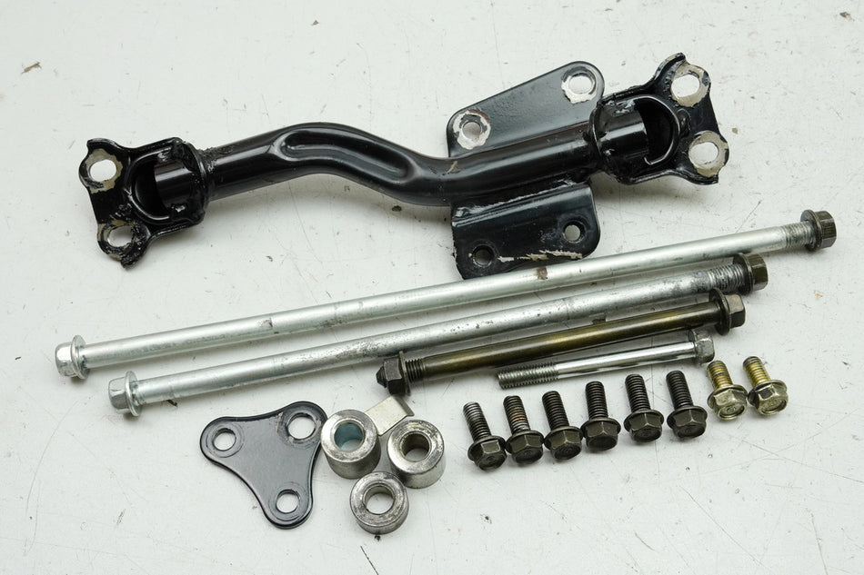 HONDA NTV 650 RC33 REVERE Soporte Motor Eje Tornillos Perno Viga Soporte