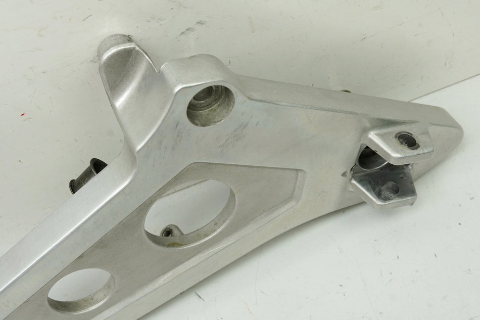 HONDA NTV 650 RC33 REVERE Footrest plate rider right holder support footrest