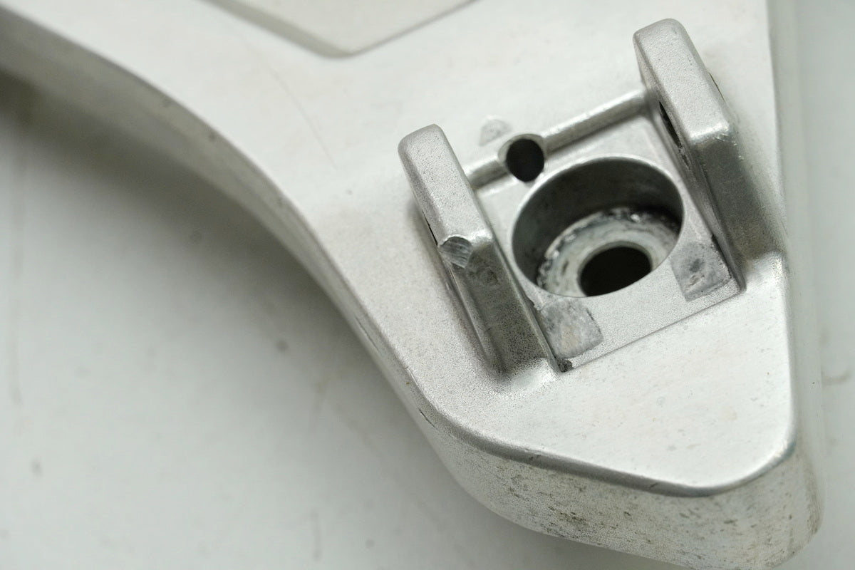 HONDA NTV 650 RC33 REVERE Placa reposapiés delantera derecha Soporte reposapiés