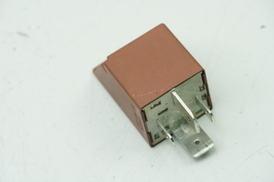 VESPA LX 50 2 ZAPC38101 Relé de arranque Relé de arranque Relé de arranque Omron