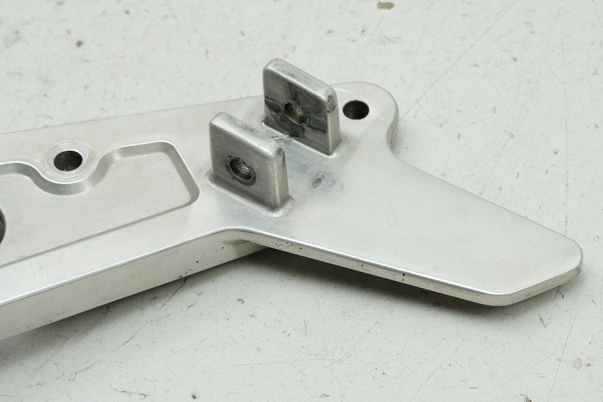 HONDA NTV 650 RC33 REVERE Placa reposapiés delantera derecha Soporte reposapiés