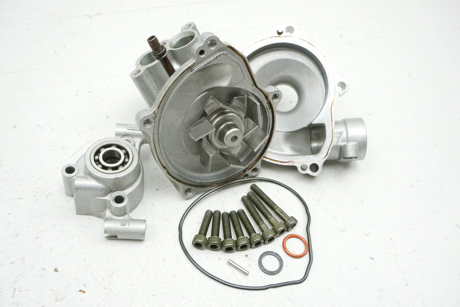 YAMAHA YZF R1 RN01 RN04 Wasserpumpe Water Pump 98-01