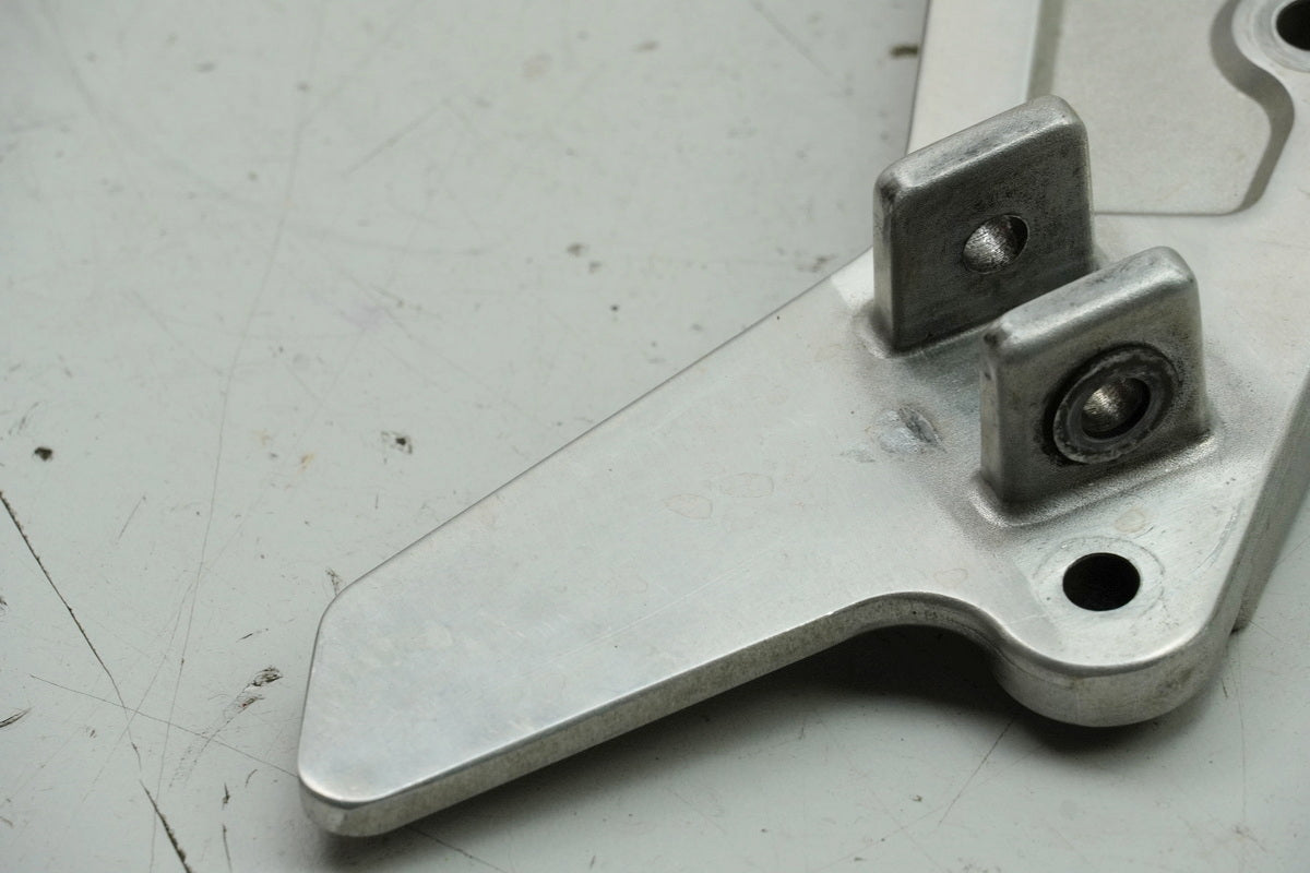 HONDA NTV 650 RC33 REVERE Placa reposapiés delantera derecha Soporte reposapiés