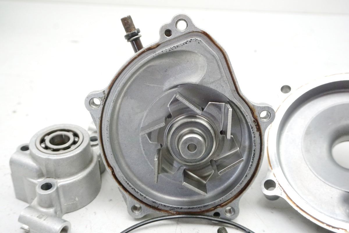 YAMAHA YZF R1 RN01 RN04 Wasserpumpe Water Pump 98-01