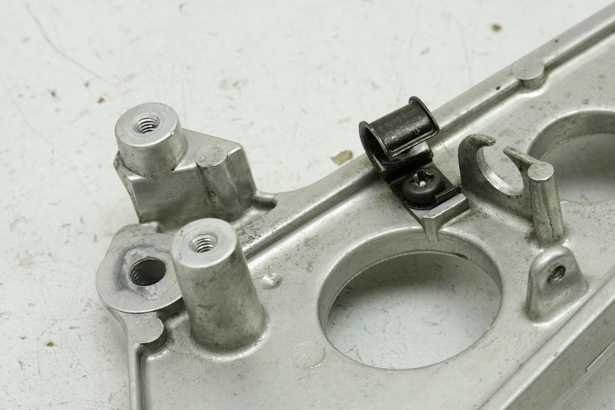 HONDA NTV 650 RC33 REVERE Placa reposapiés delantera derecha Soporte reposapiés