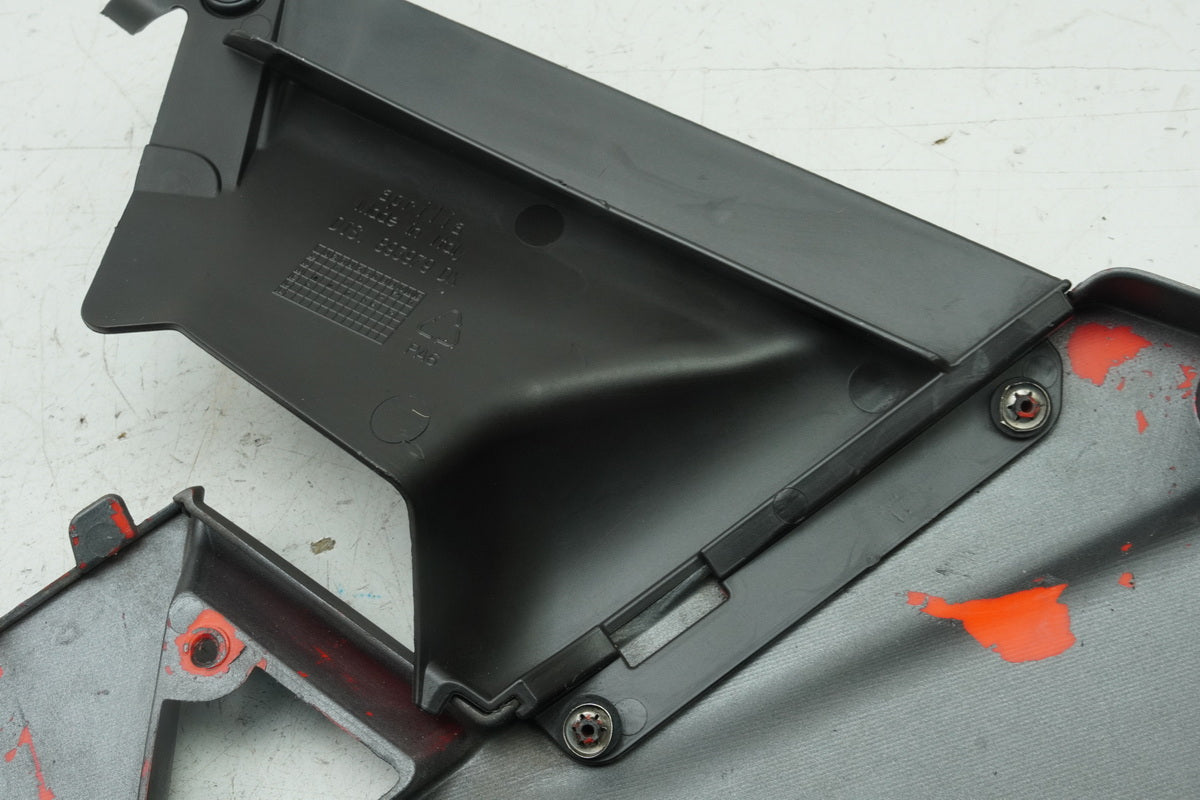 APRILIA RS 125 RS4 ZD4TW Carenado quilla lado inferior derecho alerón lateral
