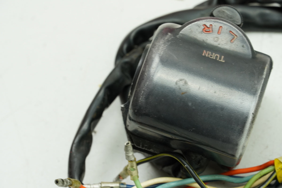 HONDA CB 250 G CB250G Interruptor manillar izquierdo para luz, intermitentes, claxon 74-77