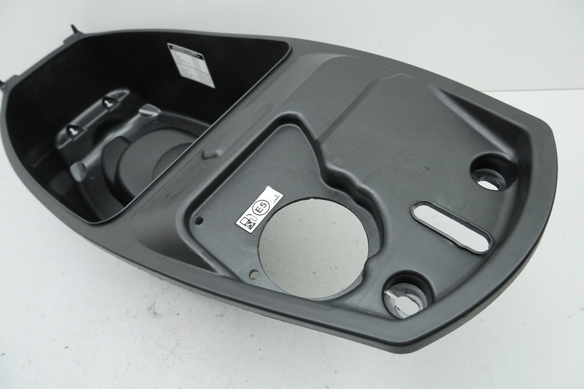 SYM Jet 4 50 AD05W8 Storage Compartment Helmet Compartment Helmet Box Storage Box ONLY 781 km