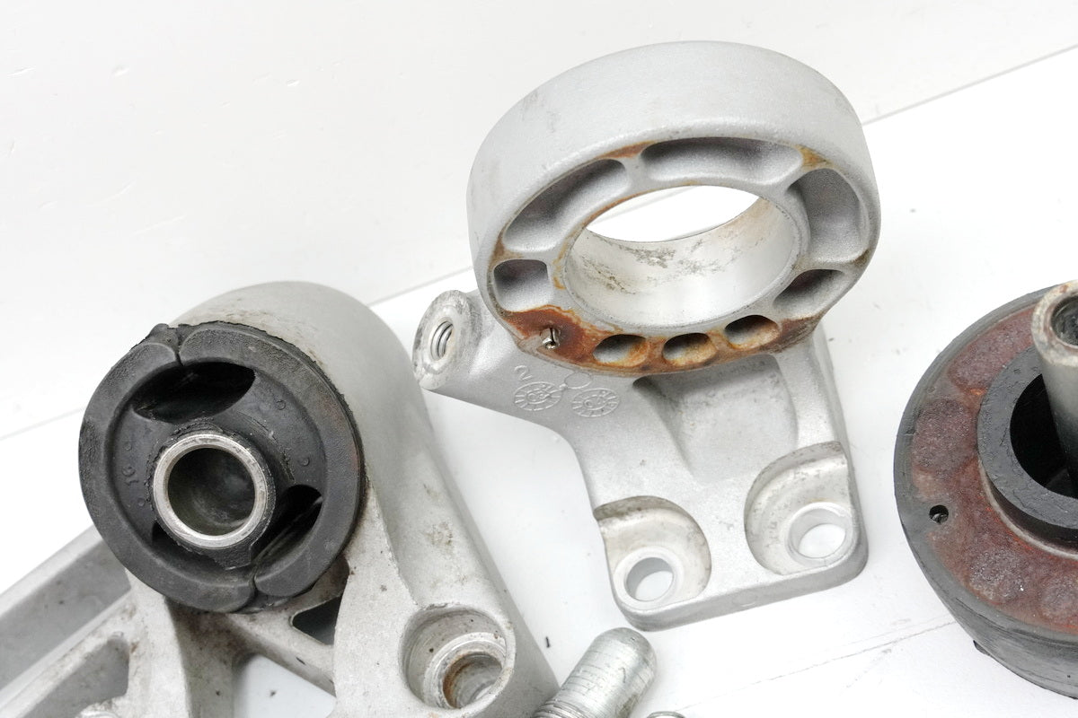 BUELL XB12S XB1 Lightning Soporte Motor Tornillos Goma Tornillos Soporte de Motor