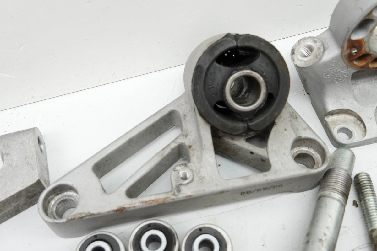 BUELL XB12S XB1 Lightning Soporte Motor Tornillos Goma Tornillos Soporte de Motor