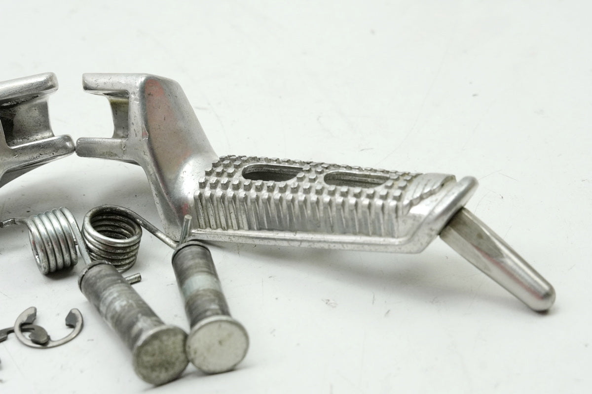 BUELL XB12S XB1 Lightning Reposapiés del conductor rebajado Estriberas