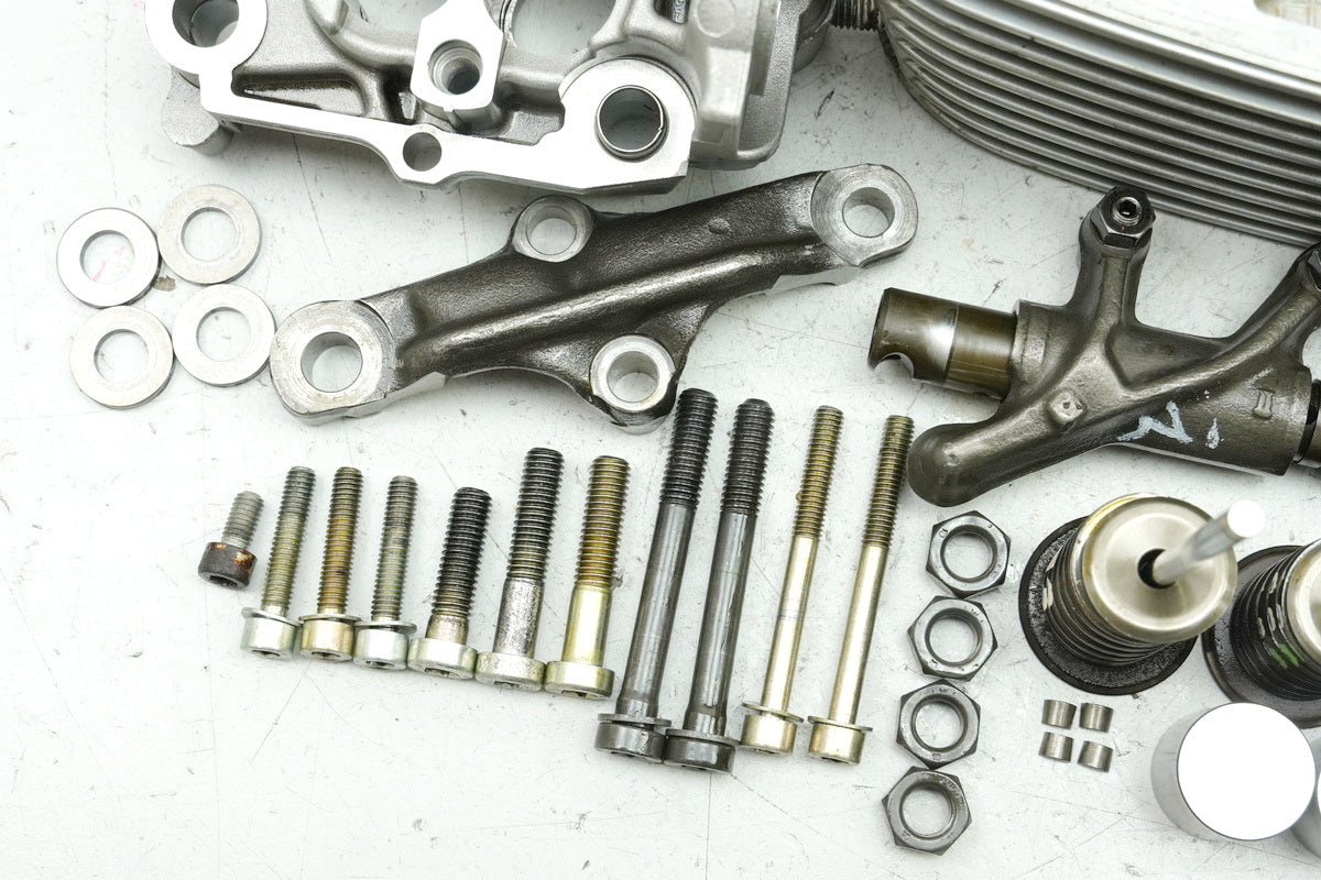 BMW R 1150 R R21 Cylinder Head right + Camshaft Rocker Arm Valves (for engine)