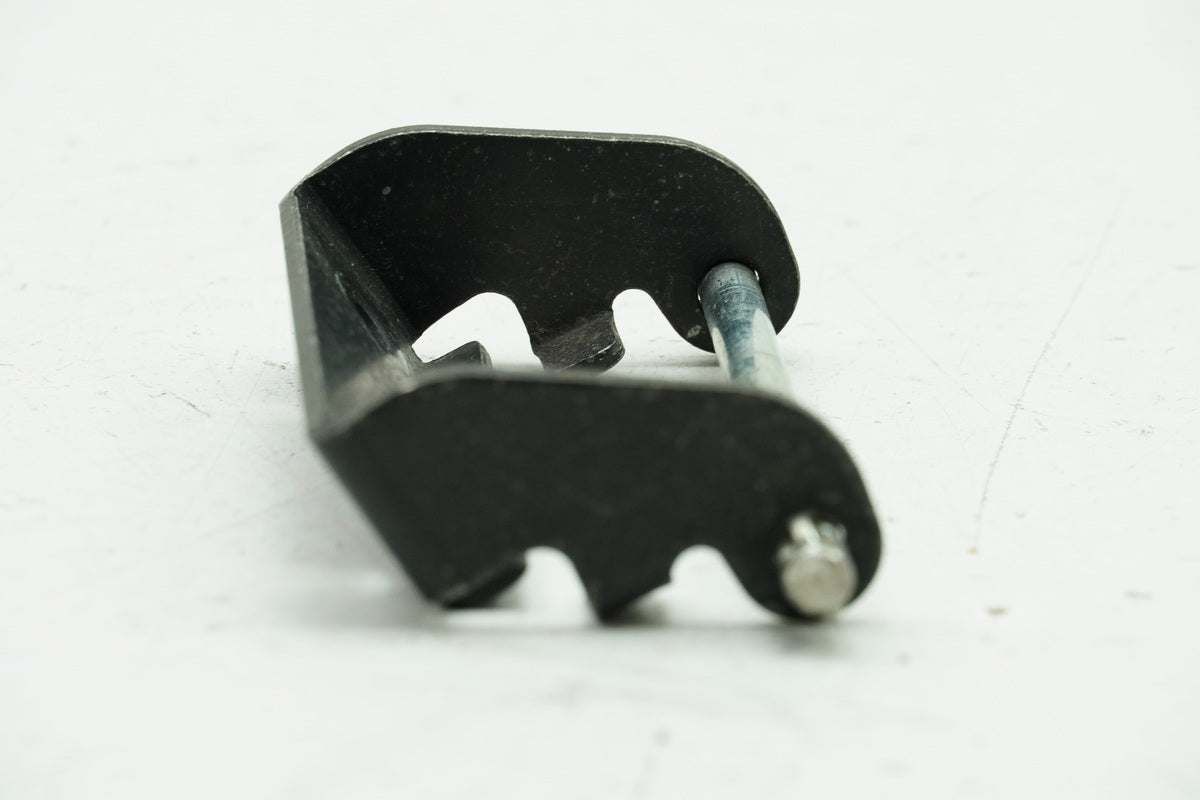 HONDA SH 125 JF23 Seat Hinge Bracket Seat Screw Retainer Plate