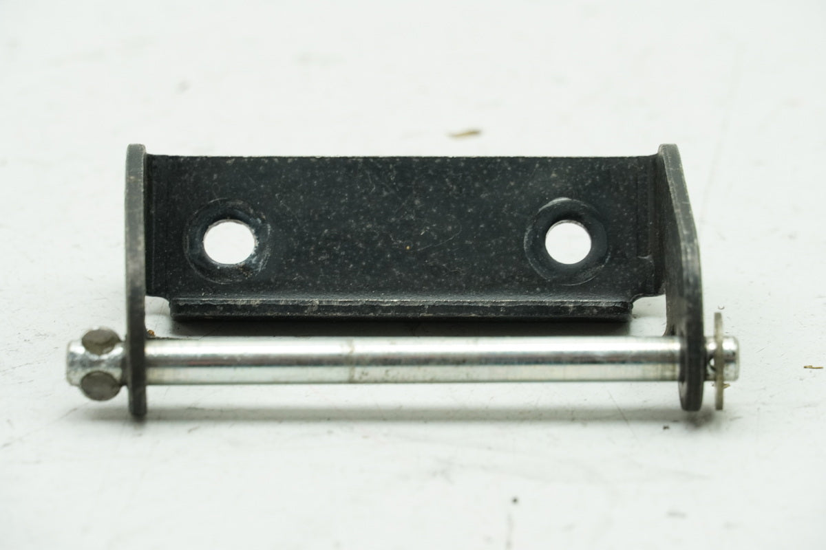 HONDA SH 125 JF23 Seat Hinge Bracket Seat Screw Retainer Plate